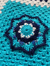 Load image into Gallery viewer, Hand Crochet Cotton Lined Tote Bag