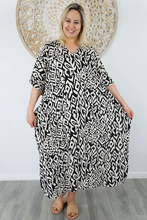 Load image into Gallery viewer, Long Kaftan Dress Asmat Print