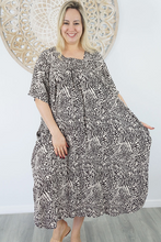 Load image into Gallery viewer, Bermuda Kaftan Kerala Print