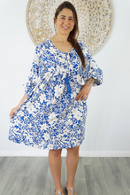 Load image into Gallery viewer, Avocado Dress Contour Flower Print