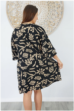 Load image into Gallery viewer, Avocado Dress Jellyfish Print