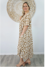 Load image into Gallery viewer, Bermuda Kaftan Totem Print