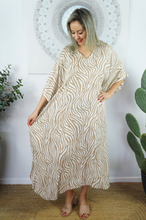 Load image into Gallery viewer, Long Kaftan Dress Madagascar Print