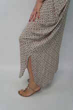 Load image into Gallery viewer, Long Kaftan Dress Links Print