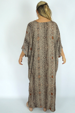 Load image into Gallery viewer, Long Kaftan Dress Papua Print