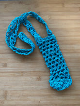 Load image into Gallery viewer, Crochet Water Bottle Crossbody Bag
