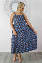 Load image into Gallery viewer, Twiggy Dress Snowflower Print
