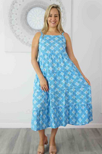 Load image into Gallery viewer, Twiggy Dress Snowflower Print
