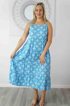 Load image into Gallery viewer, Twiggy Dress Snowflower Print
