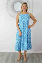 Load image into Gallery viewer, Twiggy Dress Snowflower Print
