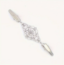 Load image into Gallery viewer, Vintage Style Hollow Out Flower Shawl Clip
