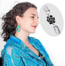 Load image into Gallery viewer, Vintage Style Hollow Out Flower Shawl Clip
