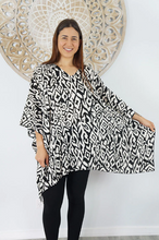 Load image into Gallery viewer, Short Tunic Asmat Print
