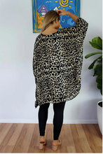 Load image into Gallery viewer, Short Tunic Leopard Print
