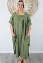 Load image into Gallery viewer, Bermuda Kaftan &quot;Plain&quot;
