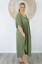 Load image into Gallery viewer, Bermuda Kaftan &quot;Plain&quot;
