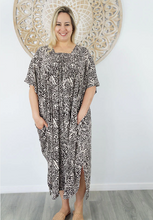 Load image into Gallery viewer, Bermuda Kaftan Kerala Print
