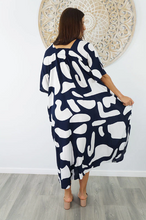 Load image into Gallery viewer, Bermuda Kaftan Abstract Geo Print
