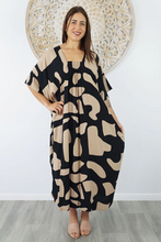 Load image into Gallery viewer, Bermuda Kaftan Abstract Geo Print
