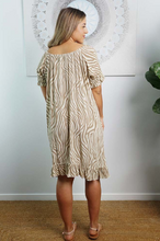 Load image into Gallery viewer, Cuba dress Madagascar Print
