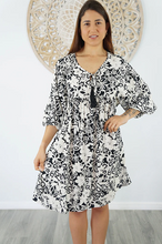 Load image into Gallery viewer, Avocado Dress Contour Flower Print
