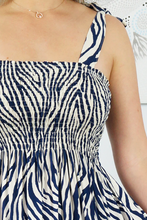 Load image into Gallery viewer, 3/4 Tie Up Smock Dress Madagascar Print

