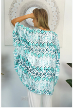 Load image into Gallery viewer, Jasmine Top Abstract Diamond Print
