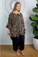 Load image into Gallery viewer, Jasmine Top Walnut Print
