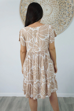 Load image into Gallery viewer, Kiki Baby Doll Dress Shells Print
