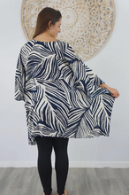 Load image into Gallery viewer, Short Tunic Honiara Print
