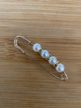 Load image into Gallery viewer, Faux Pearl Safety Pins Set Sweater Shawl Clip
