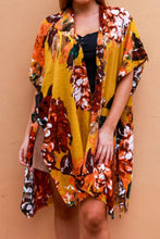 Load image into Gallery viewer, Autumn Weight Kimono Jacket Floral Print
