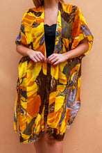 Load image into Gallery viewer, Autumn Weight Kimono Jacket Floral Print
