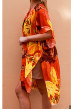 Load image into Gallery viewer, Autumn Weight Kimono Jacket Floral Print
