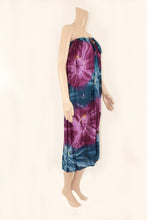 Load image into Gallery viewer, Mid Length Tube Sarong with Coconut Shell Buckle Tie Dye
