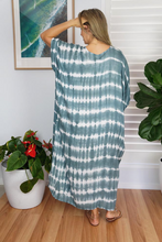 Load image into Gallery viewer, Long Kaftan Dress Shibori Print
