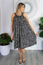 Load image into Gallery viewer, Short Magnum Dress Jungle Print
