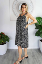 Load image into Gallery viewer, Short Magnum Dress Jungle Print

