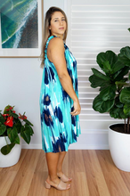 Load image into Gallery viewer, Short Magnum Dress Streaky Tie Dye Print
