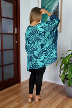 Load image into Gallery viewer, Short Tunic Betelnut Print
