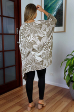 Load image into Gallery viewer, Short Tunic Betelnut Print
