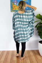 Load image into Gallery viewer, Short Tunic Shibori Print
