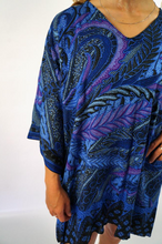 Load image into Gallery viewer, Short Tunic Retro Batik Print
