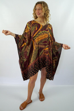 Load image into Gallery viewer, Short Tunic Retro Batik Print
