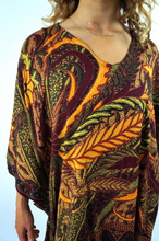 Load image into Gallery viewer, Short Tunic Retro Batik Print
