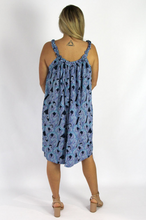 Load image into Gallery viewer, Short Magnum Dress Calcutta Print

