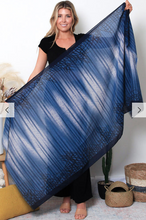 Load image into Gallery viewer, Large Cotton Feel Scarf Line Print
