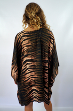 Load image into Gallery viewer, Short Tunic Wildcat Print
