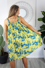 Load image into Gallery viewer, Short Magnum Dress Spot Flower Print
