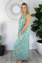 Load image into Gallery viewer, Long Magnum Dress Spot Flower Print

